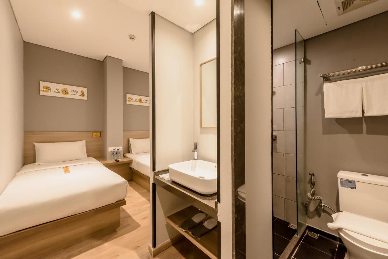 Yellow Bee Tanah Abang Jakarta Exterior photo