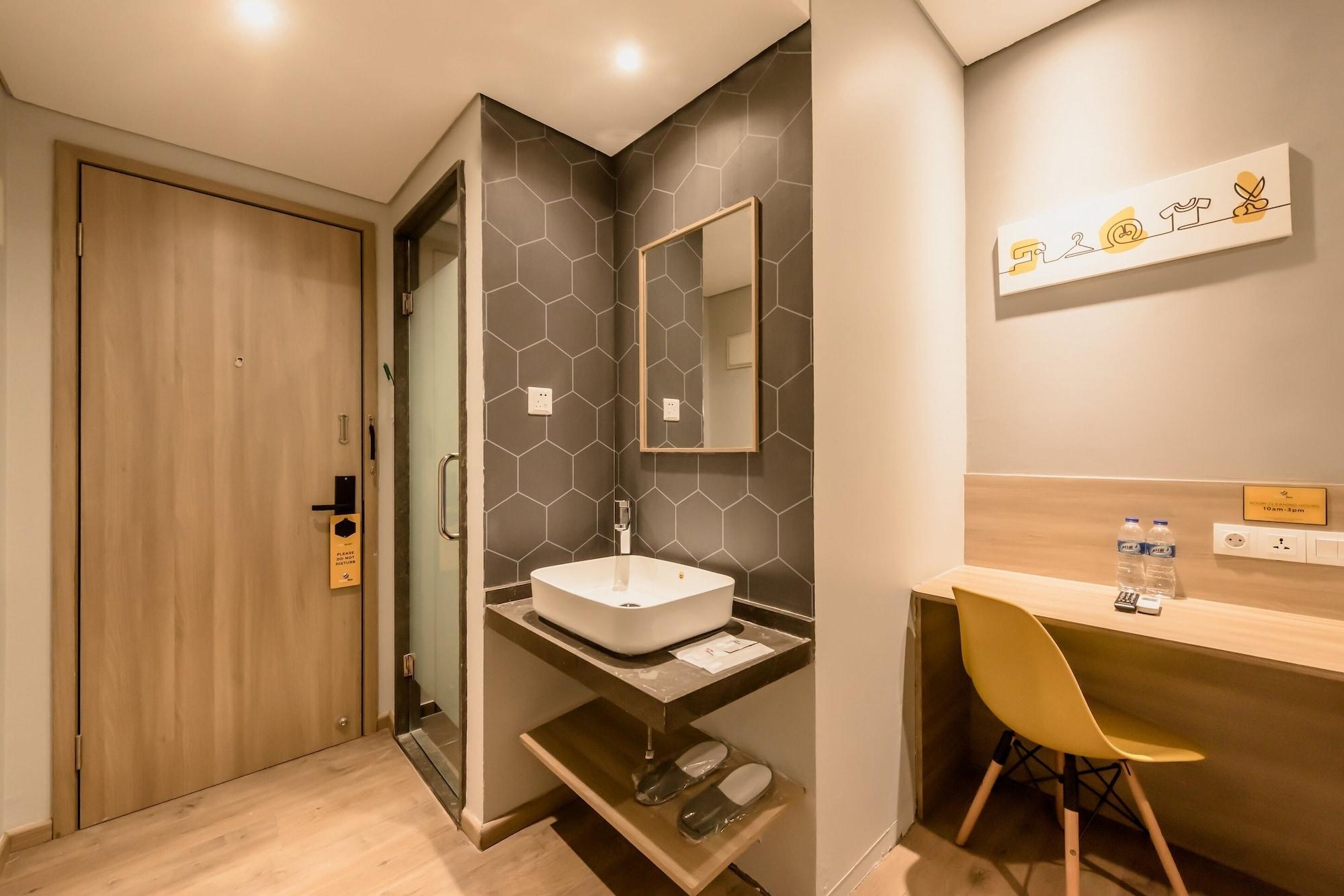 Yellow Bee Tanah Abang Jakarta Exterior photo