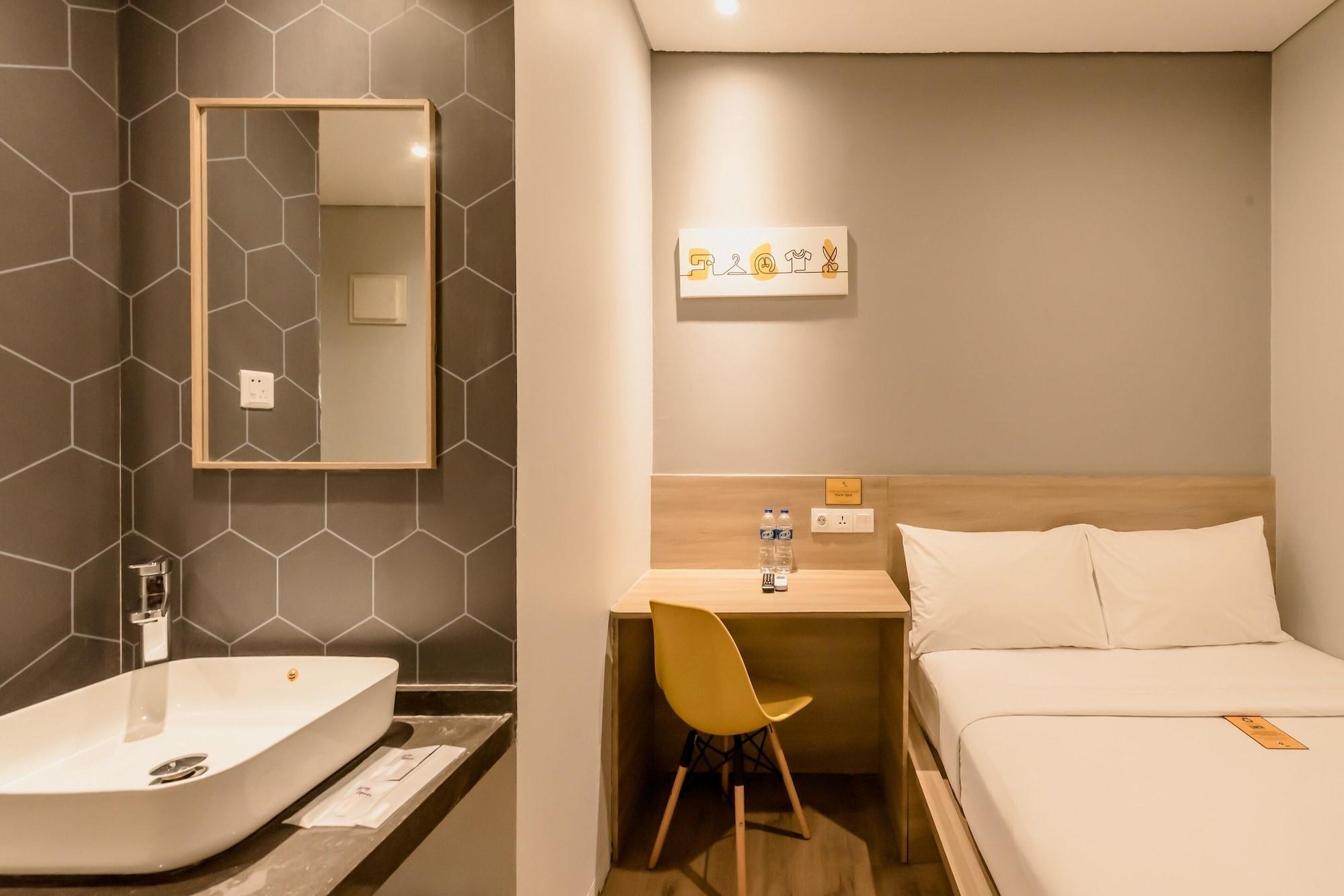 Yellow Bee Tanah Abang Jakarta Exterior photo