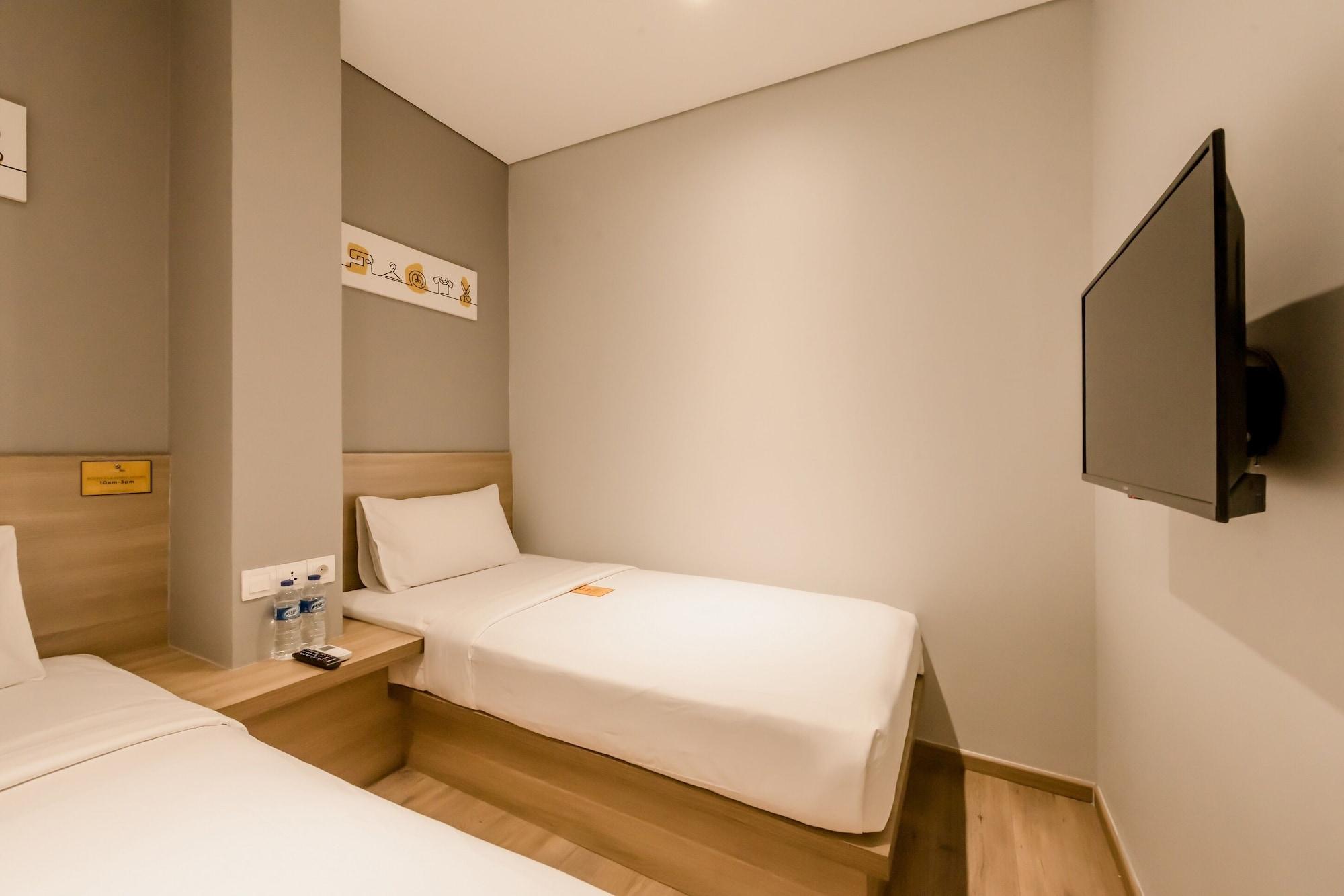 Yellow Bee Tanah Abang Jakarta Exterior photo