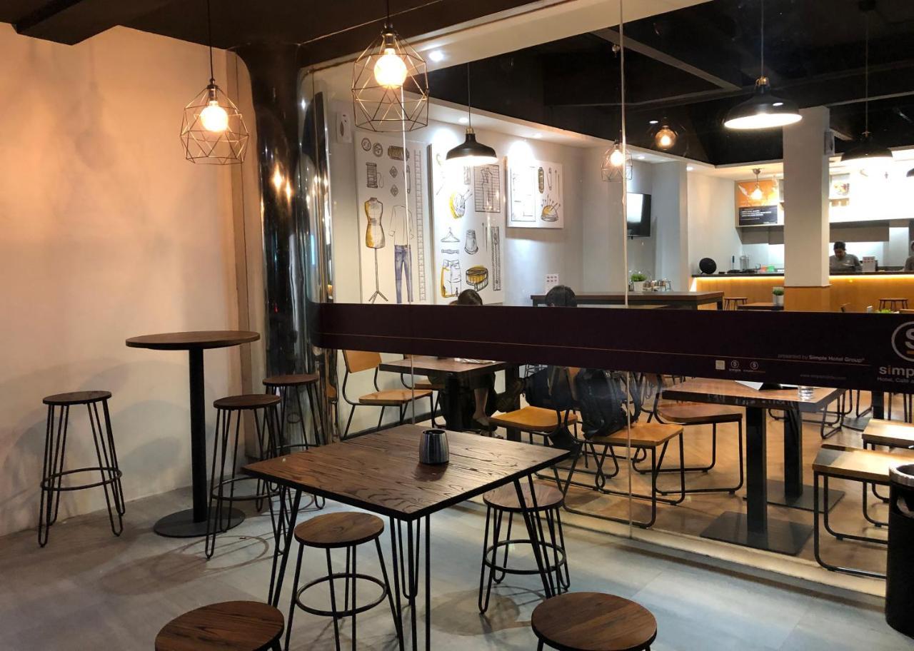 Yellow Bee Tanah Abang Jakarta Exterior photo